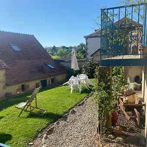 Logis Les Roses Bourbon-lʼArchambault